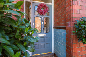 VESTIBULE ENTRANCE- click for photo gallery